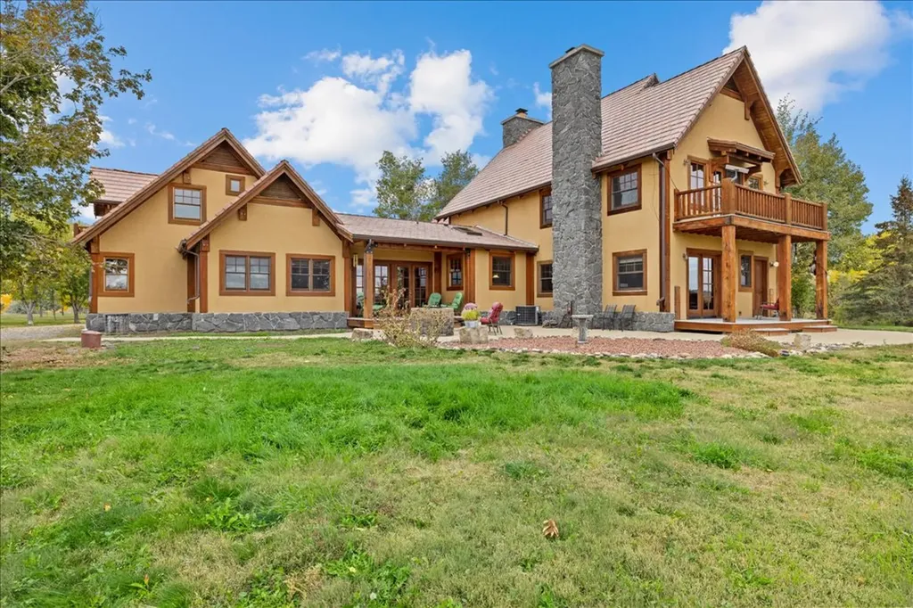 10052 Floating Island Way Shepherd MT 59079