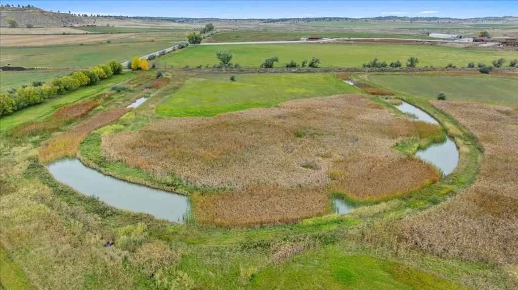 10052 Floating Island Way Shepherd MT 59079