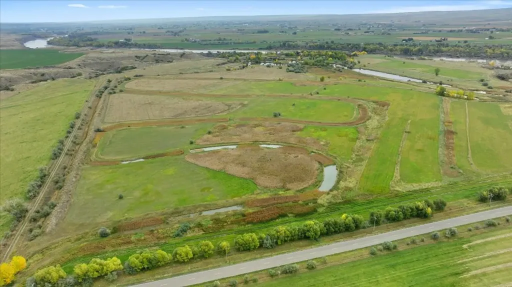 10052 Floating Island Way Shepherd MT 59079