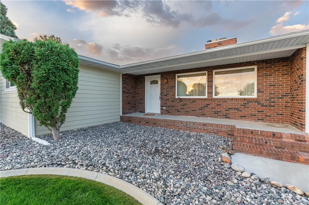 2016 Interlachen Drive Billings MT 59105