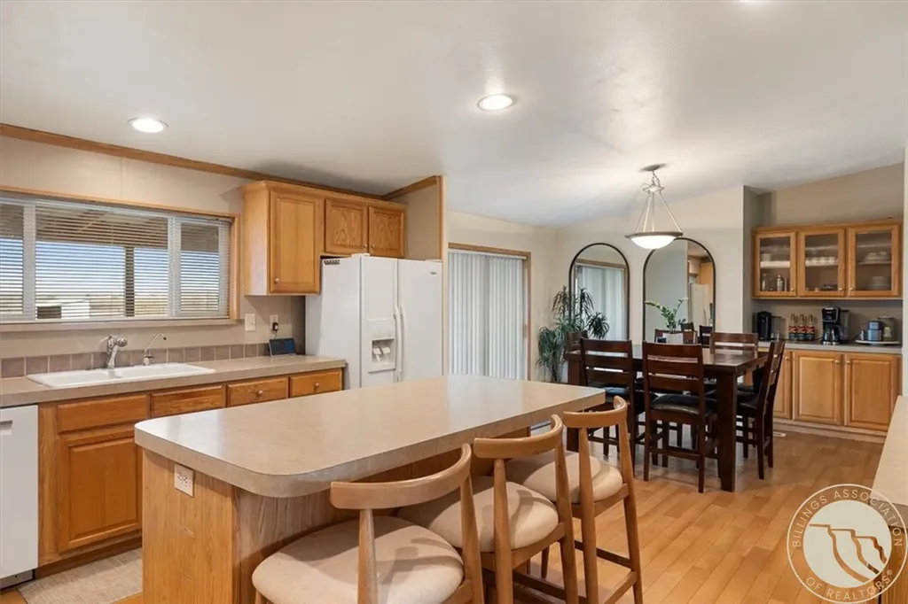 2285 N 9th Worden MT 59088
