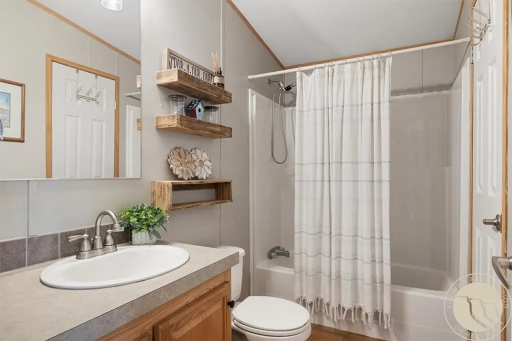 2285 N 9th Worden MT 59088