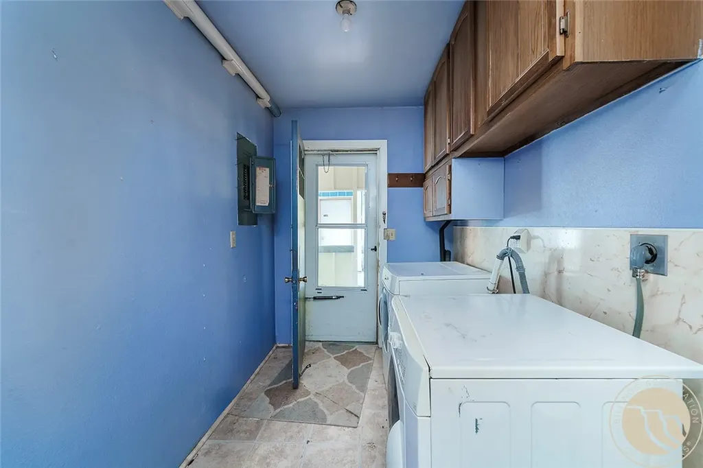 8 N Division Street Reed Point MT 59069