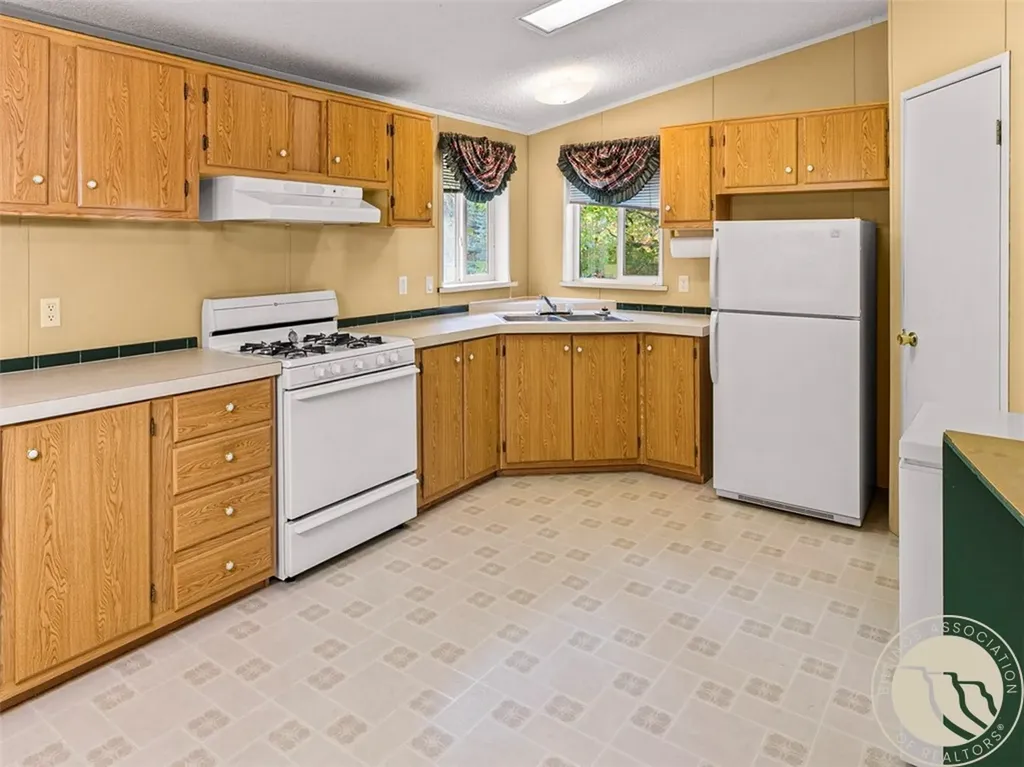 37 Barham Road Columbus MT 59019