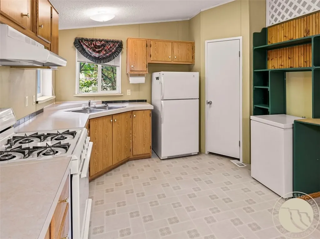 37 Barham Road Columbus MT 59019