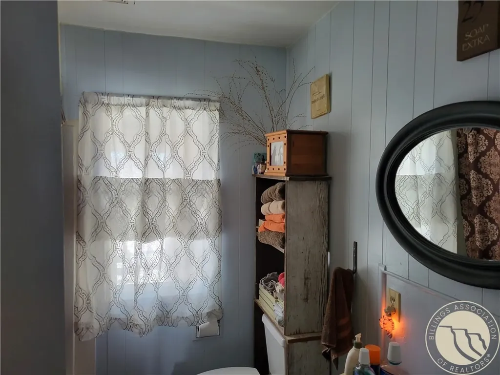1543 N Center Avenue Hardin MT 59034