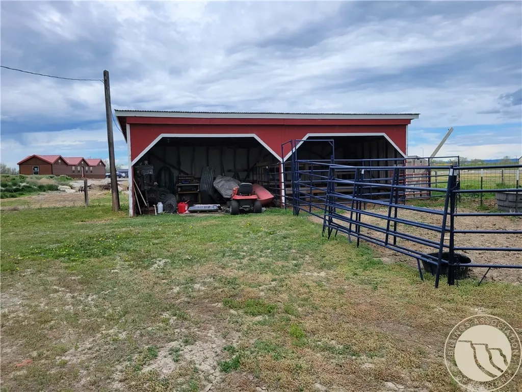 1543 N Center Avenue Hardin MT 59034