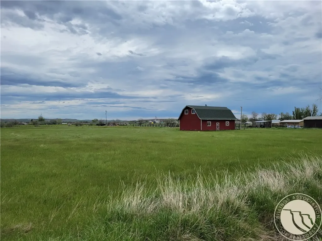 1543 N Center Avenue Hardin MT 59034