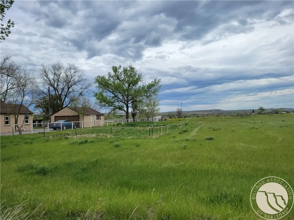 1543 N Center Avenue Hardin MT 59034