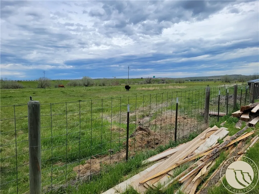 1543 N Center Avenue Hardin MT 59034