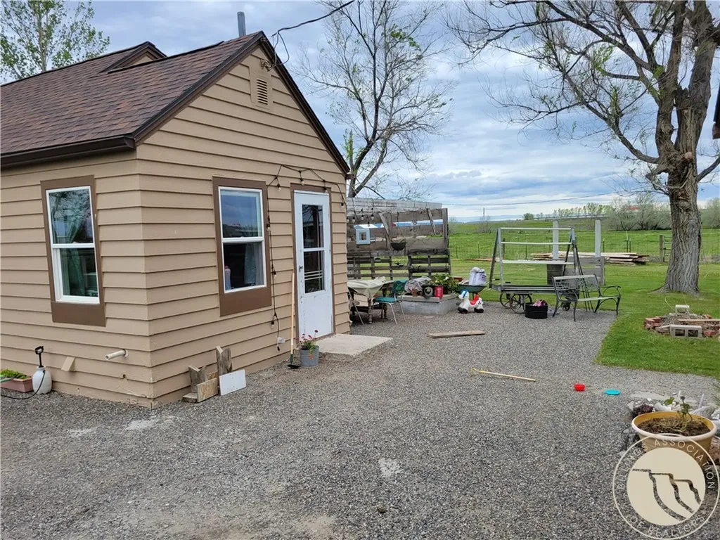 1543 N Center Avenue Hardin MT 59034