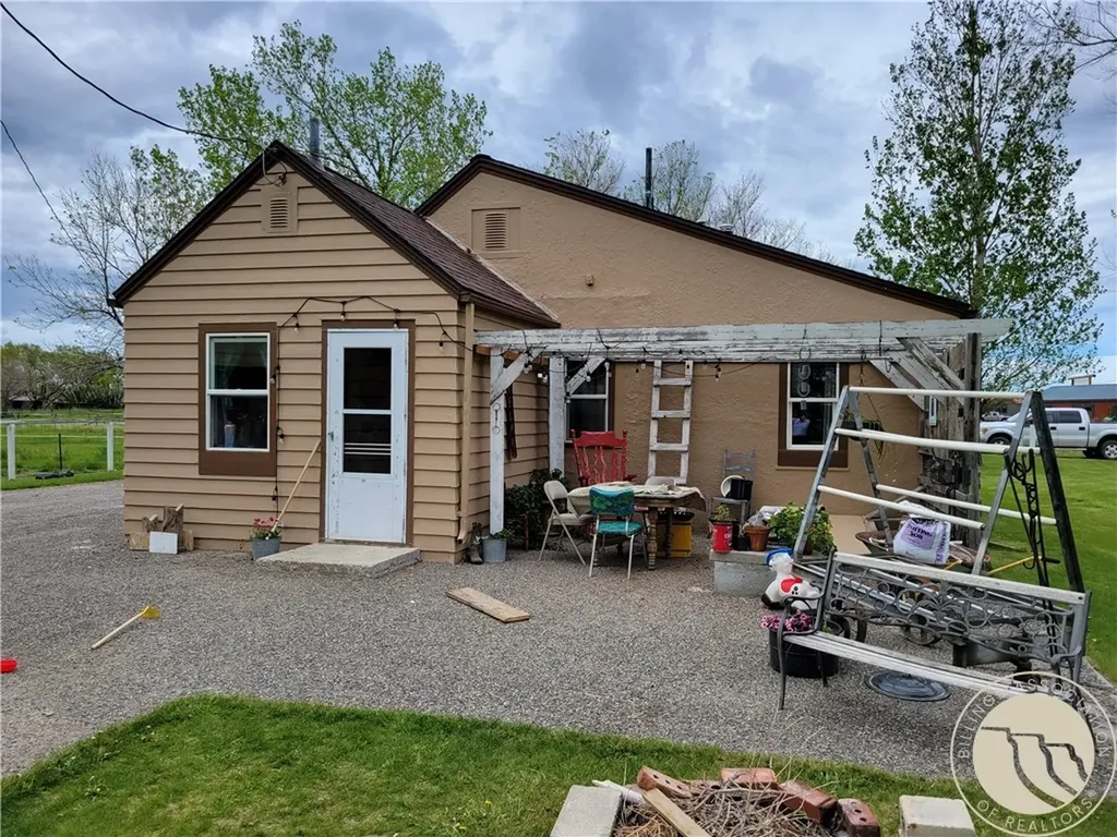 1543 N Center Avenue Hardin MT 59034