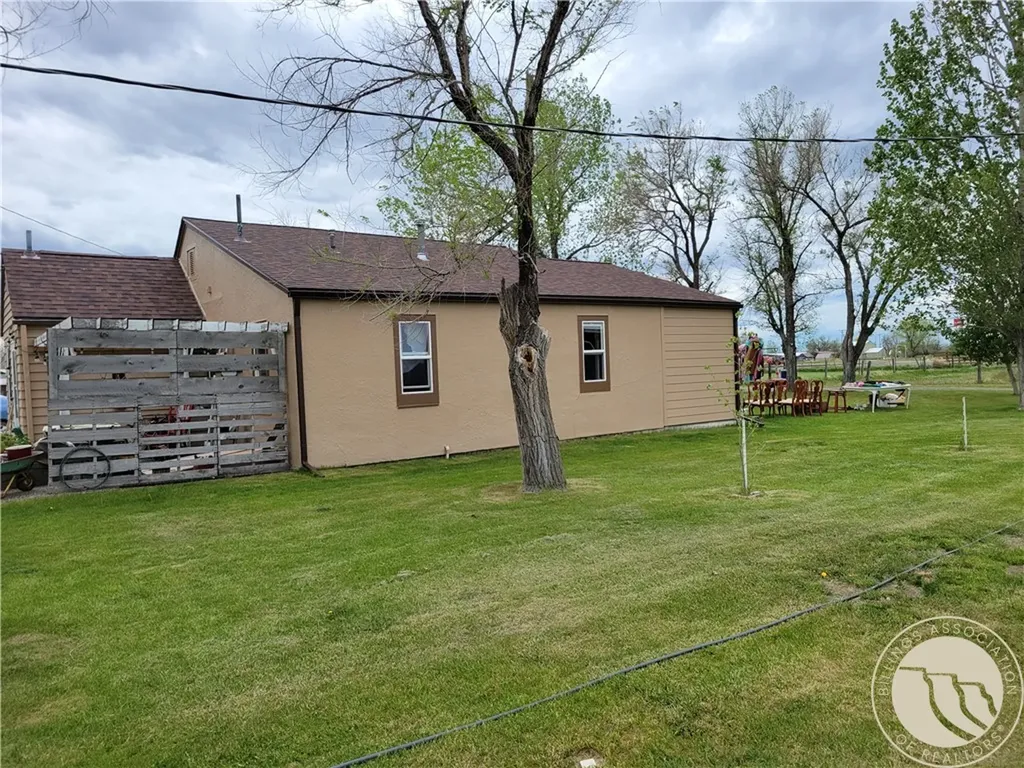 1543 N Center Avenue Hardin MT 59034