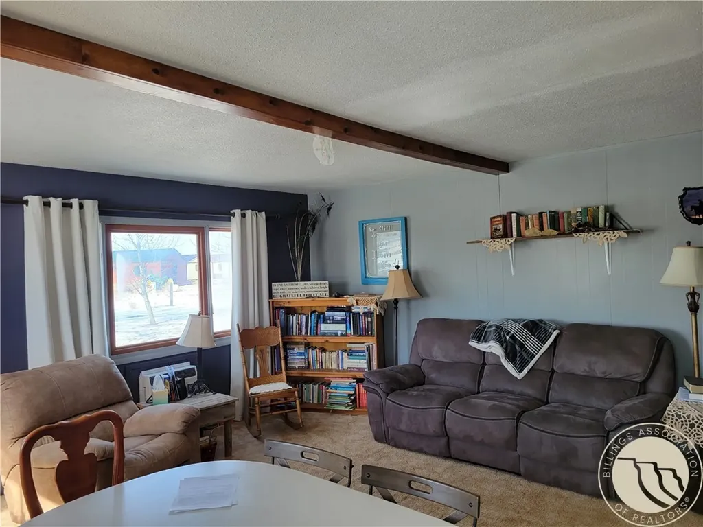 1543 N Center Avenue Hardin MT 59034