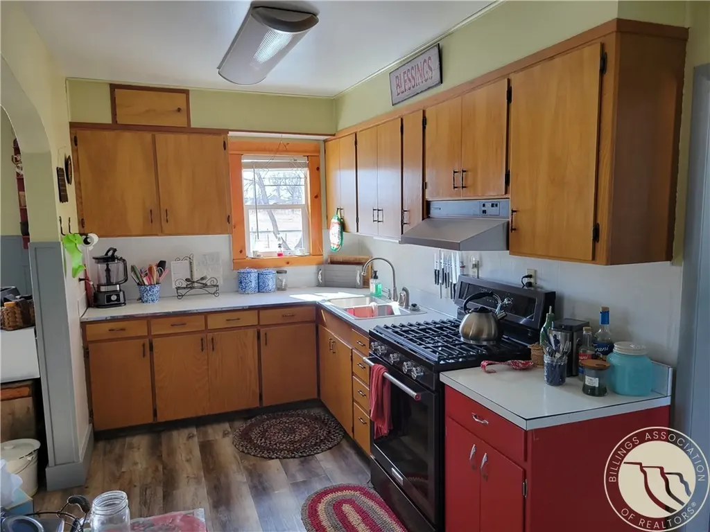 1543 N Center Avenue Hardin MT 59034