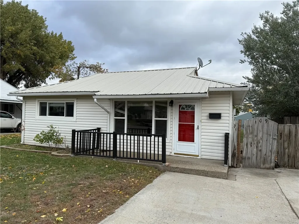 109 2nd Street Glendive MT 59330