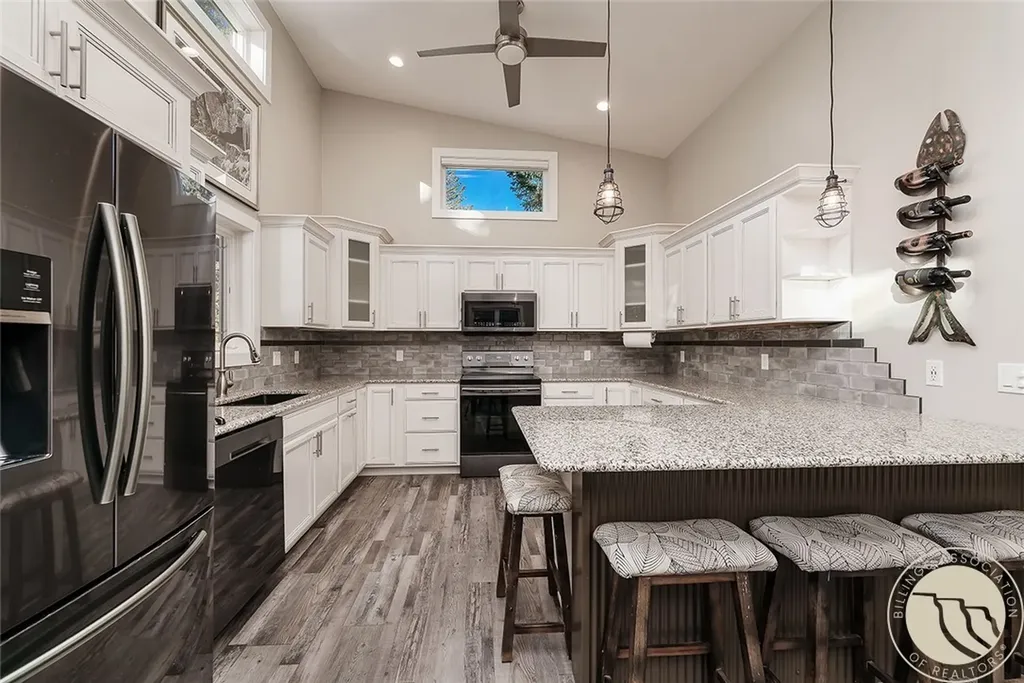 23 Braty Lane Nye MT 59061