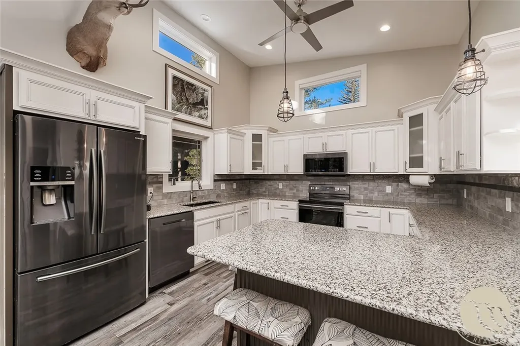 23 Braty Lane Nye MT 59061
