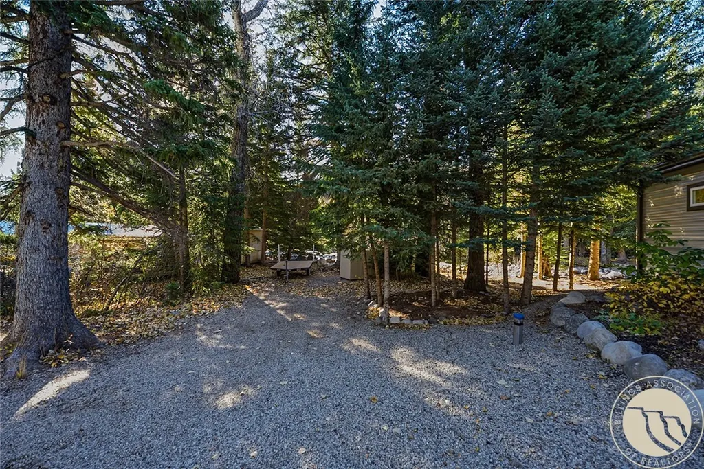 23 Braty Lane Nye MT 59061