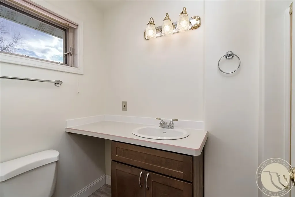 7510 Us Highway 212 Roberts MT 59070