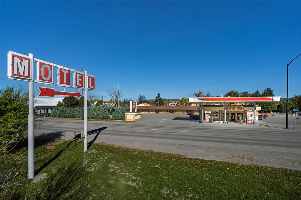 740 E Pike Avenue Columbus MT 59019