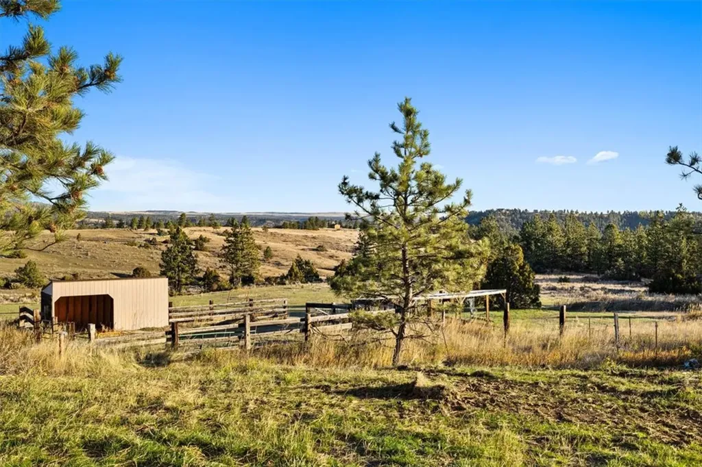 9 Lost Cache Road Columbus MT 59019