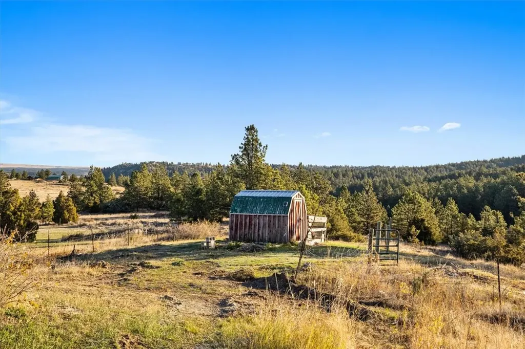 9 Lost Cache Road Columbus MT 59019