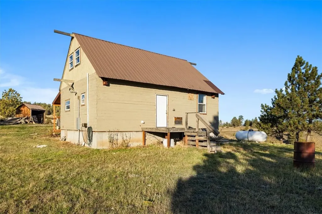 9 Lost Cache Road Columbus MT 59019