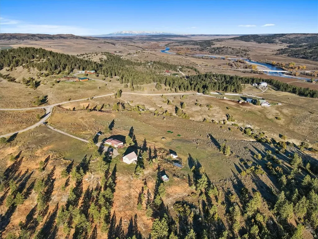 9 Lost Cache Road Columbus MT 59019