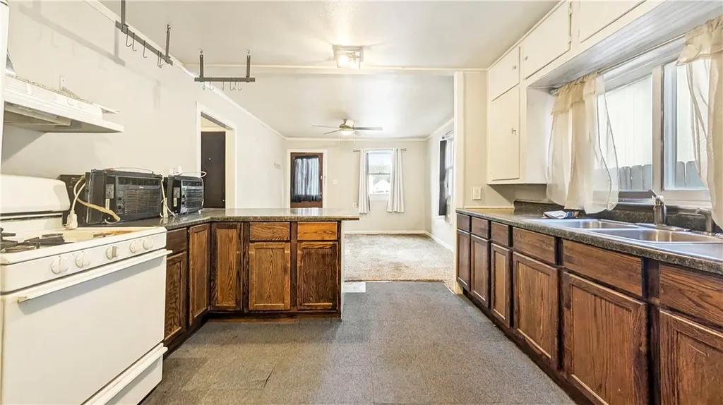 307 N Sargent Avenue Glendive MT 59330