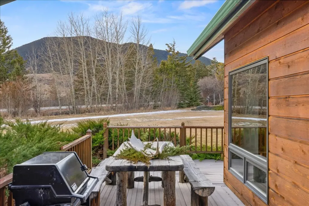 15 Ski Lane Red Lodge MT 59068