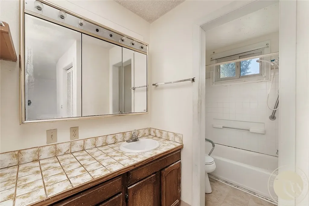 8 N Division Street Reed Point MT 59069