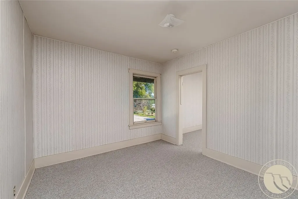 8 N Division Street Reed Point MT 59069