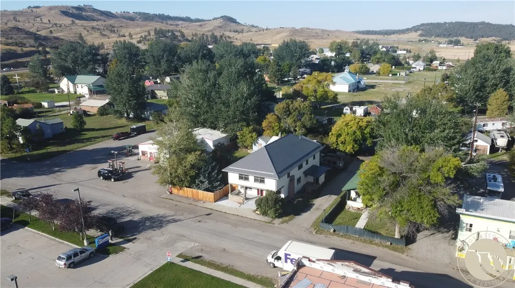 8 N Division Street Reed Point MT 59069