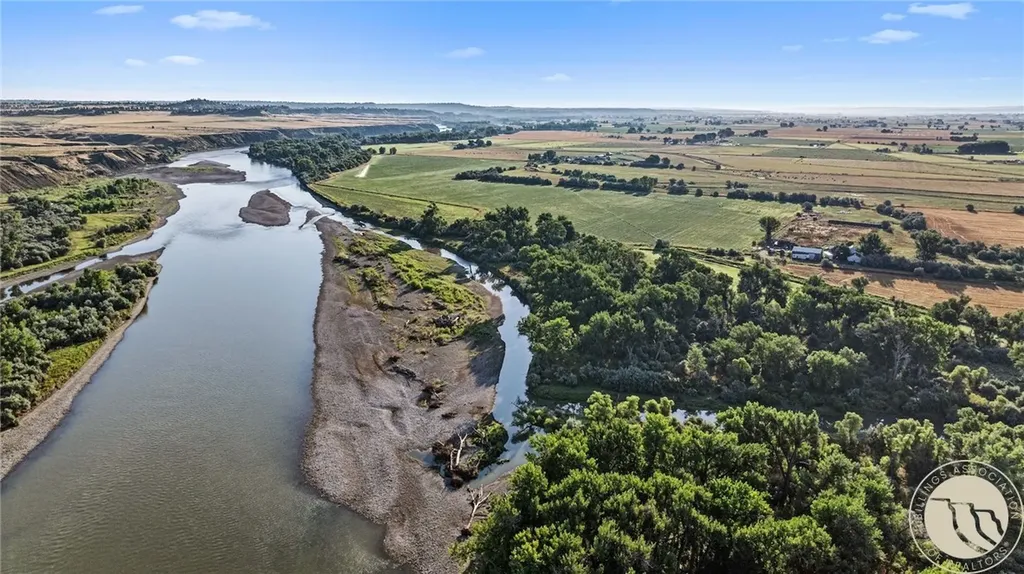 2573 Road 8 Huntley MT 59088