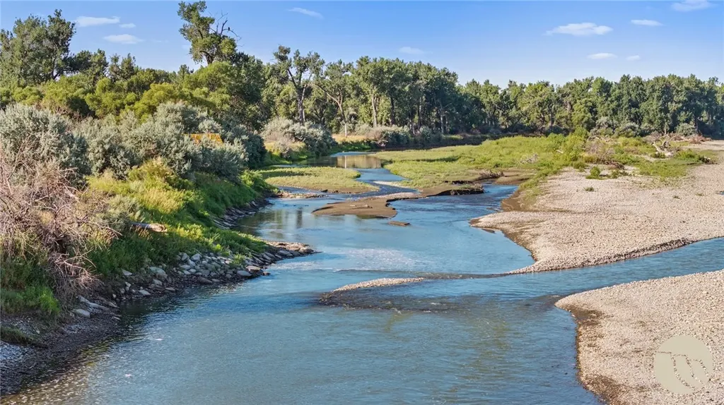2573 Road 8 Huntley MT 59088