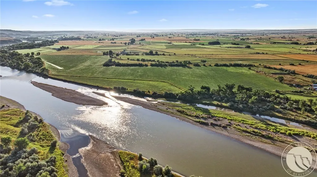 2573 Road 8 Huntley MT 59088