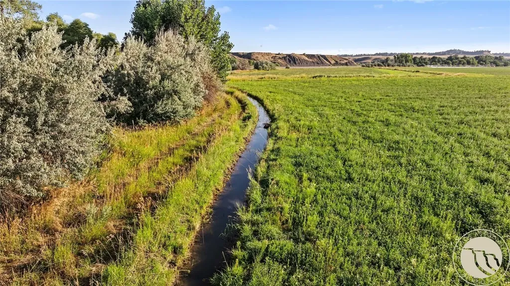 2573 Road 8 Huntley MT 59088
