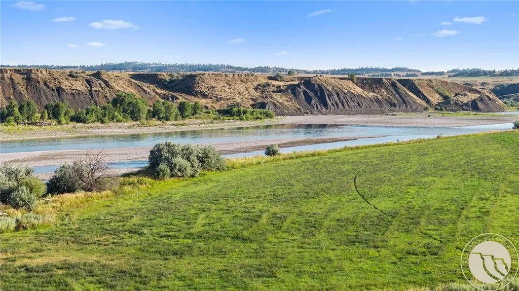 2573 Road 8 Huntley MT 59088