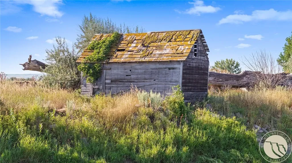 2573 Road 8 Huntley MT 59088