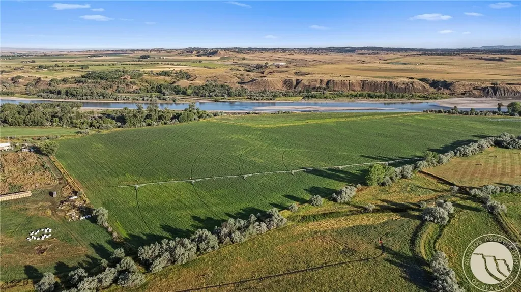 2573 Road 8 Huntley MT 59088
