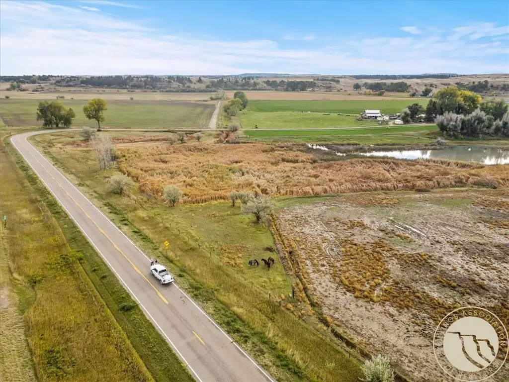 2 2nd S Pompeys Pillar MT 59064