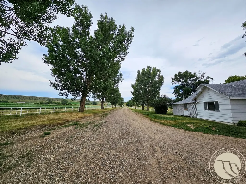9786 Us Highway 212 Joliet MT 59041