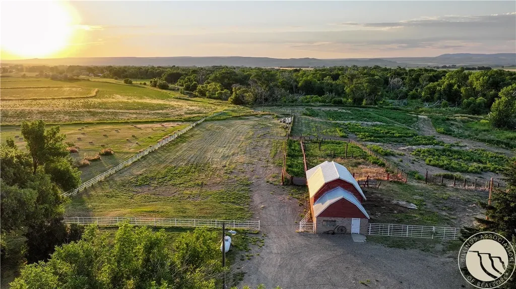 9786 Us Highway 212 Joliet MT 59041