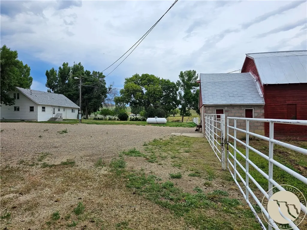 9786 Us Highway 212 Joliet MT 59041