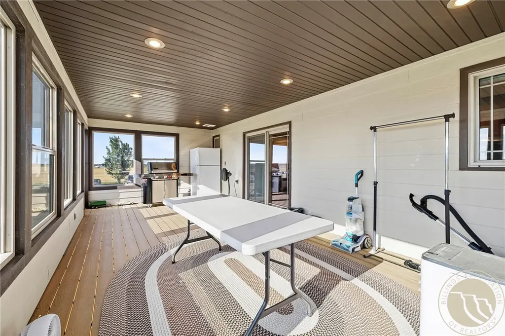 11698 Highway 313 Hardin MT 59034