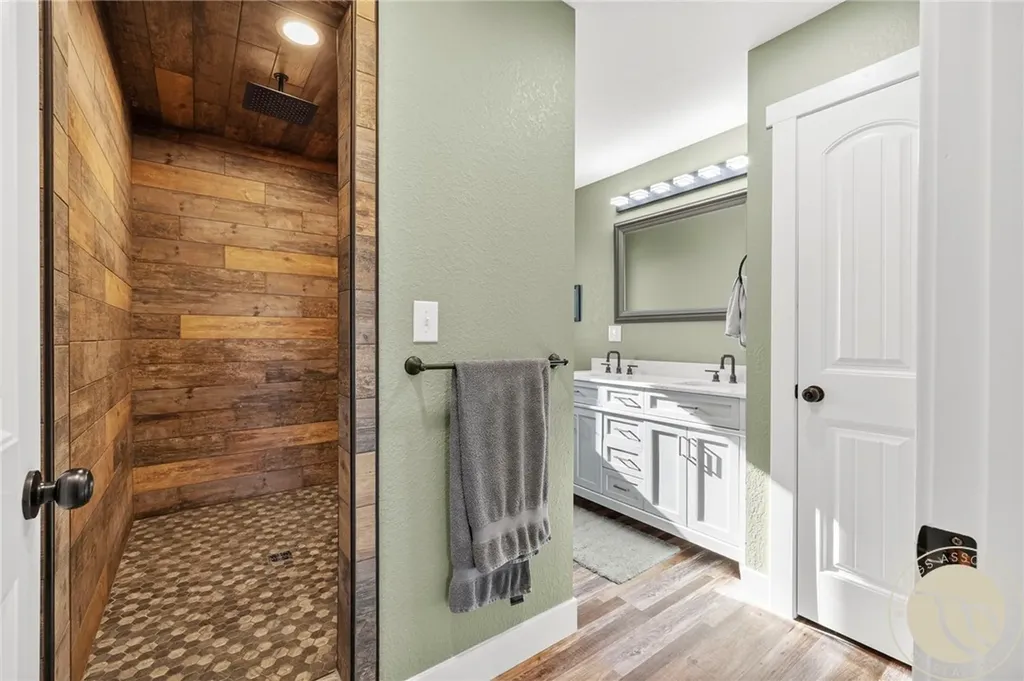 11698 Highway 313 Hardin MT 59034