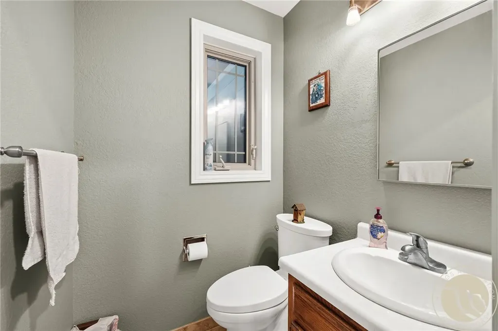11698 Highway 313 Hardin MT 59034