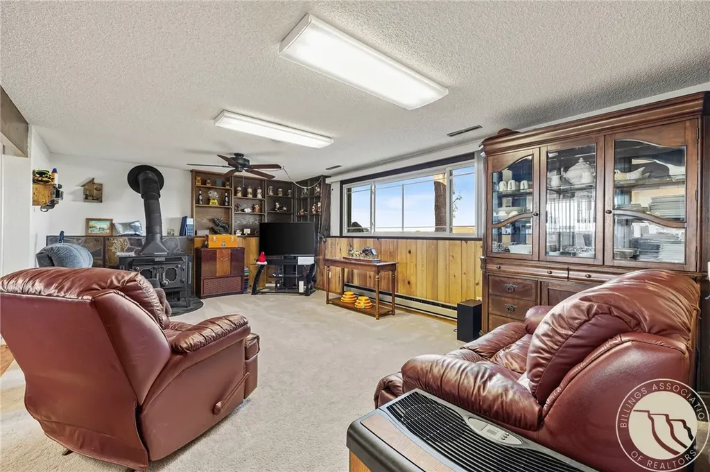 11698 Highway 313 Hardin MT 59034