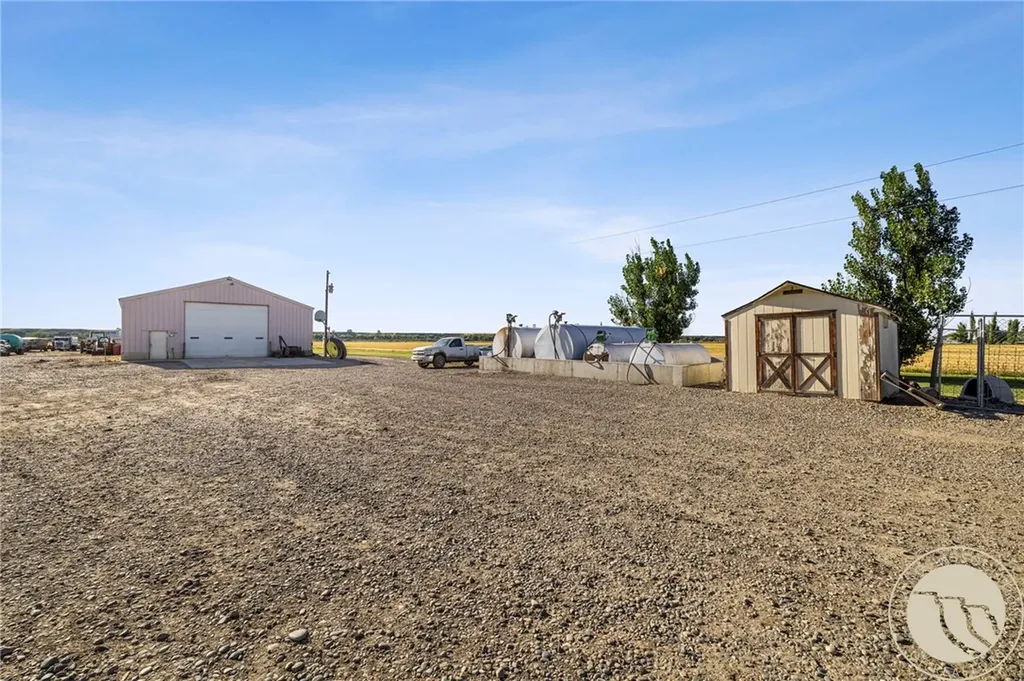 11698 Highway 313 Hardin MT 59034